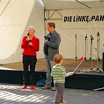 Mai-Fest im Bötzow-Viertel im Prenzlauer Berg, im Gespräch - Senatorin Heidi Knake-Werner; Foto: Elke Brosow