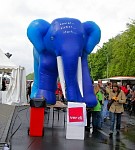 Mai-Kundgebung der Berliner Gewerkschaften am Brandenburger Tor, ver.di-Elefant; Foto: Elke Brosow