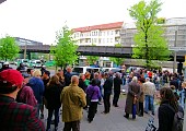 Berlinerinnen und Berliner blockierten einen bundesweiten Nazi-Aufmarsch in Prenzlauer Berg; Foto: Elke Brosow