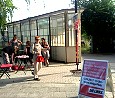 Linker Wahlkampfstand am Bahnhof Kaulsdorf; Foto: Axel Hildebrandt