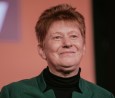 Petra Pau im Porträt auf einer Wahlparty der Linken; Foto: Deutschlandfunk (IMAGO / Hami Roshan)